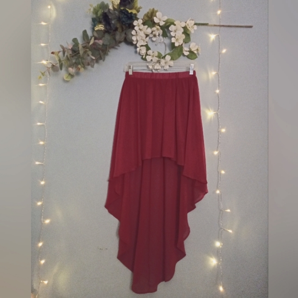😍 Beautiful Hi Low skirt